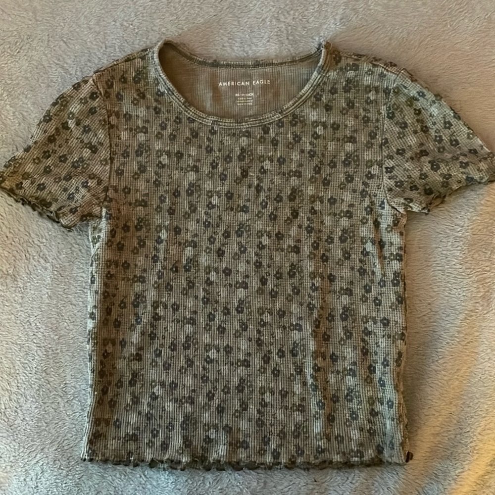 American eagle green flower top